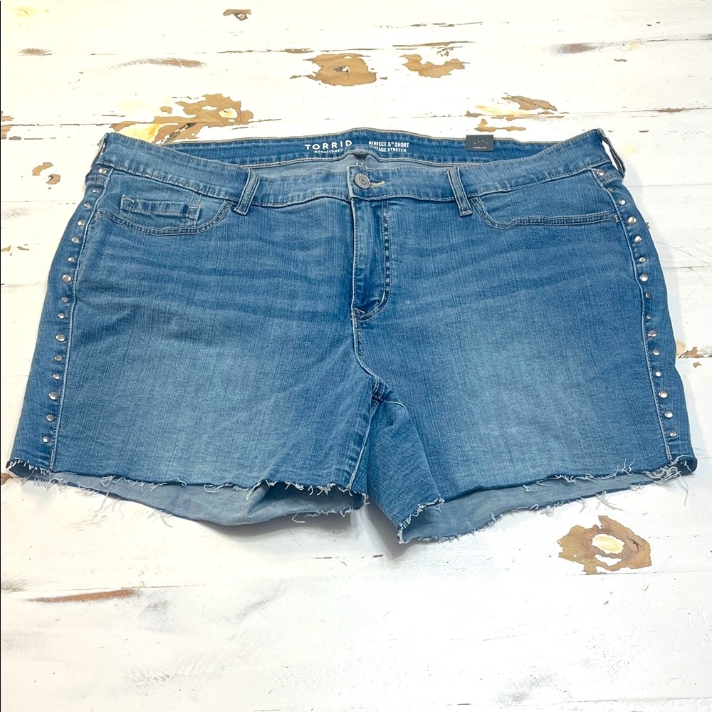NWT Torrid Women's Studded Light Blue Jean Shorts